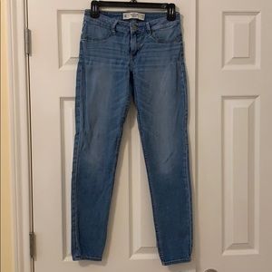 Abercrombie & Fitch Light Wash Jegging